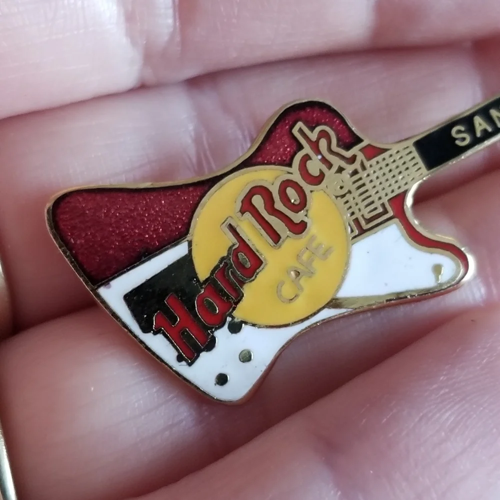 Vintage Hard Rock Cafe pin red and white guitar San Juan brooch hrc
